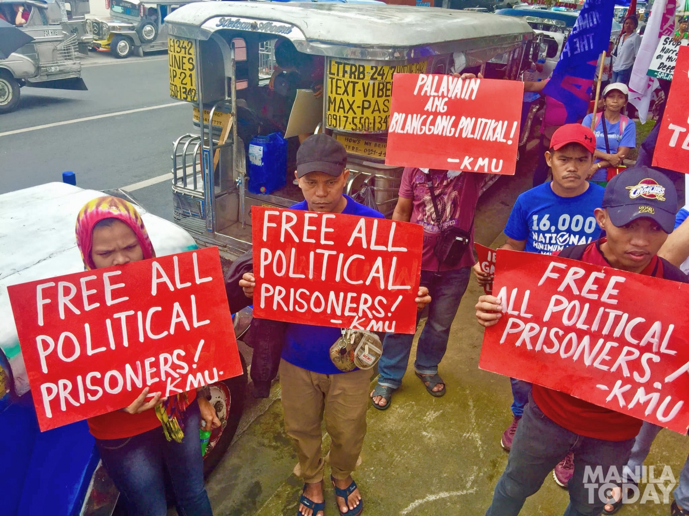 1030 sta cruz 07 copy Protesters demand release of five detained in Sta. Cruz. Photo by Kathy Yamzon.