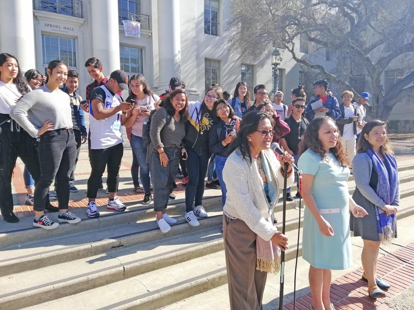 Photo from Mong Palatino 