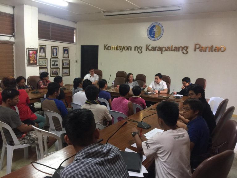 Eastern Visayas farmers face CHR exec in dialogue