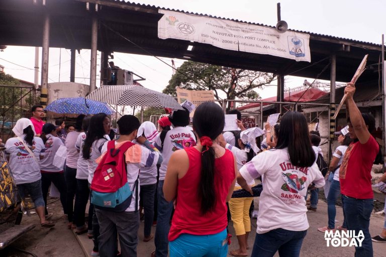 Mga manggagawa ng Uni-Pak, iligal na tinanggal sa trabaho Mga manggagawa ng Uni-Pak, iligal na tinanggal sa trabaho