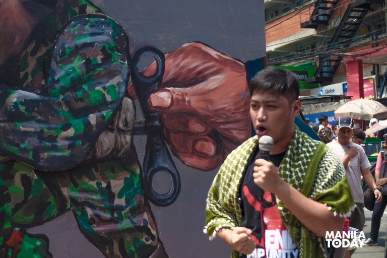 Mga grupong Lumad, Moro, at ibang sektor, nananawagan ng pagtigil ng martial law sa Mindanao Mga grupong Lumad, Moro, at ibang sektor, nananawagan ng pagtigil ng martial law sa Mindanao