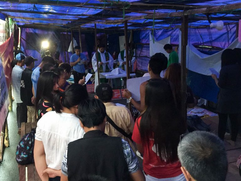 #SONA2018 | Church groups, Southern Tagalog marchers set foot in anti-endo camp in Mendiola #SONA2018 | Church groups, Southern Tagalog marchers set foot in anti-endo camp in Mendiola