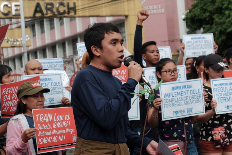 PLDT, Jollibee workers hold ‘Black Friday’ protest vs contractulization PLDT, Jollibee workers hold ‘Black Friday’ protest vs contractulization