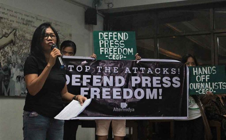 Nearly 1K artists, workers urge Congress to renew franchise of ABS-CBN Nearly 1K artists, workers urge Congress to renew franchise of ABS-CBN