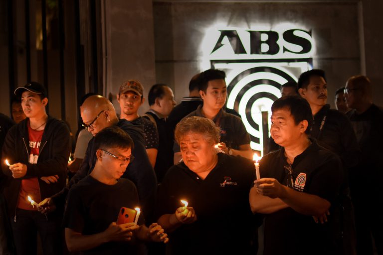 ABS-CBN workers join candle lighting to call for franchise renewal